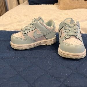 NIKE DUNKS! 4c white & turquoise